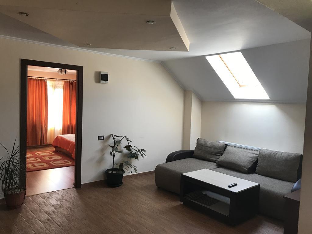 Casa Flori Hotel Călimăneşti Kamer foto